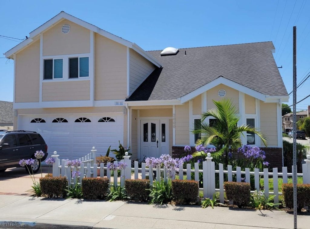 3 Reasons to Hire a Professional for Home Exterior Painting