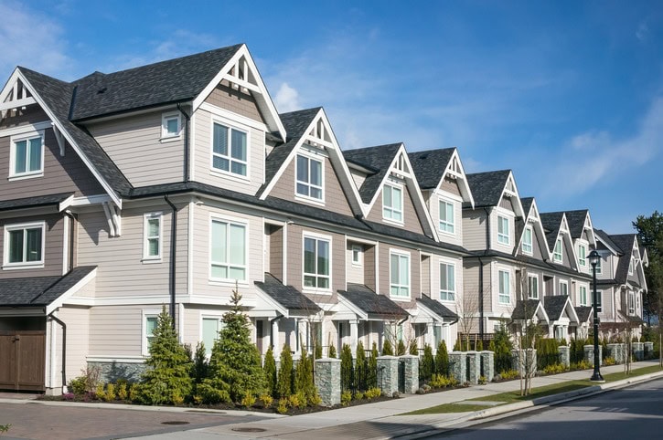 Masters of Their Craft: Spotlight on Highly Skilled Painters and What Sets Them Apart in HOA Painting