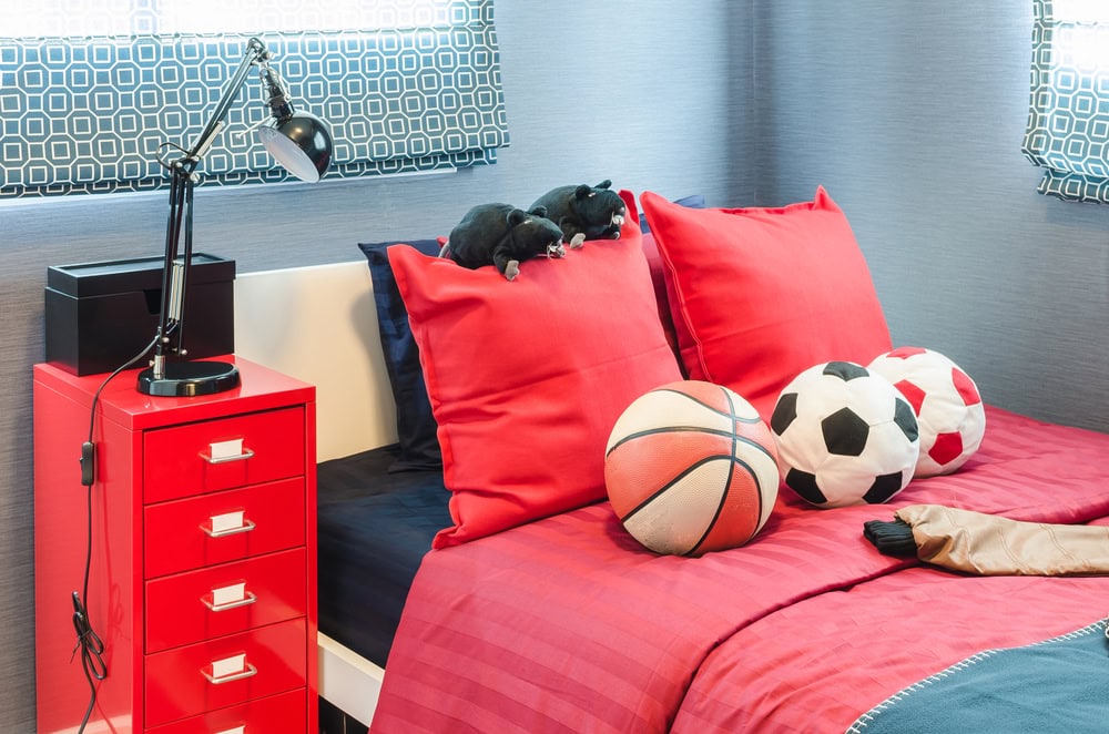 kid bedroom design with ball